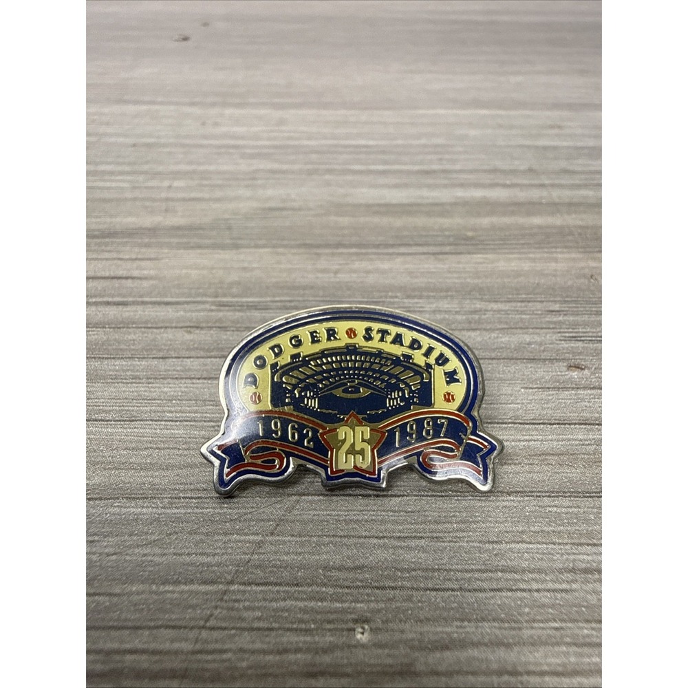 Dodgers Stadium 1962-1987 25th Anniversary Pin Vintage 1987 UNOCAL 76